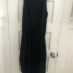 Longwu Women’s Casual Black V-neck midi dress